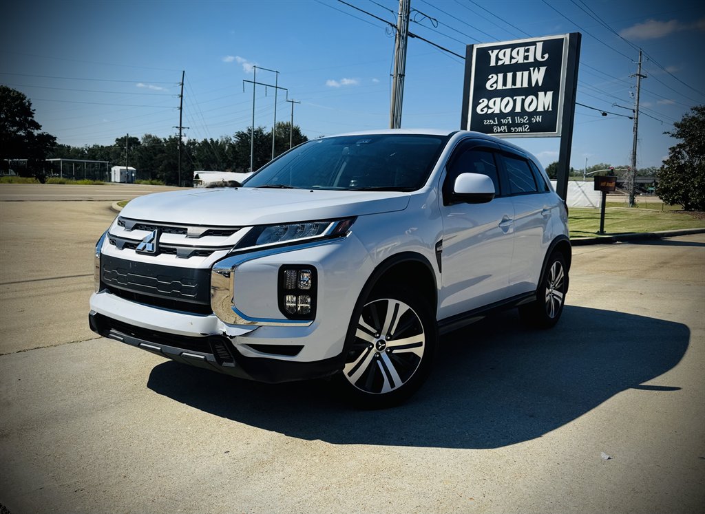 2024 Mitsubishi Outlander Sport ES's photo