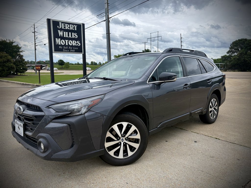 2024 Subaru Outback Premium's photo