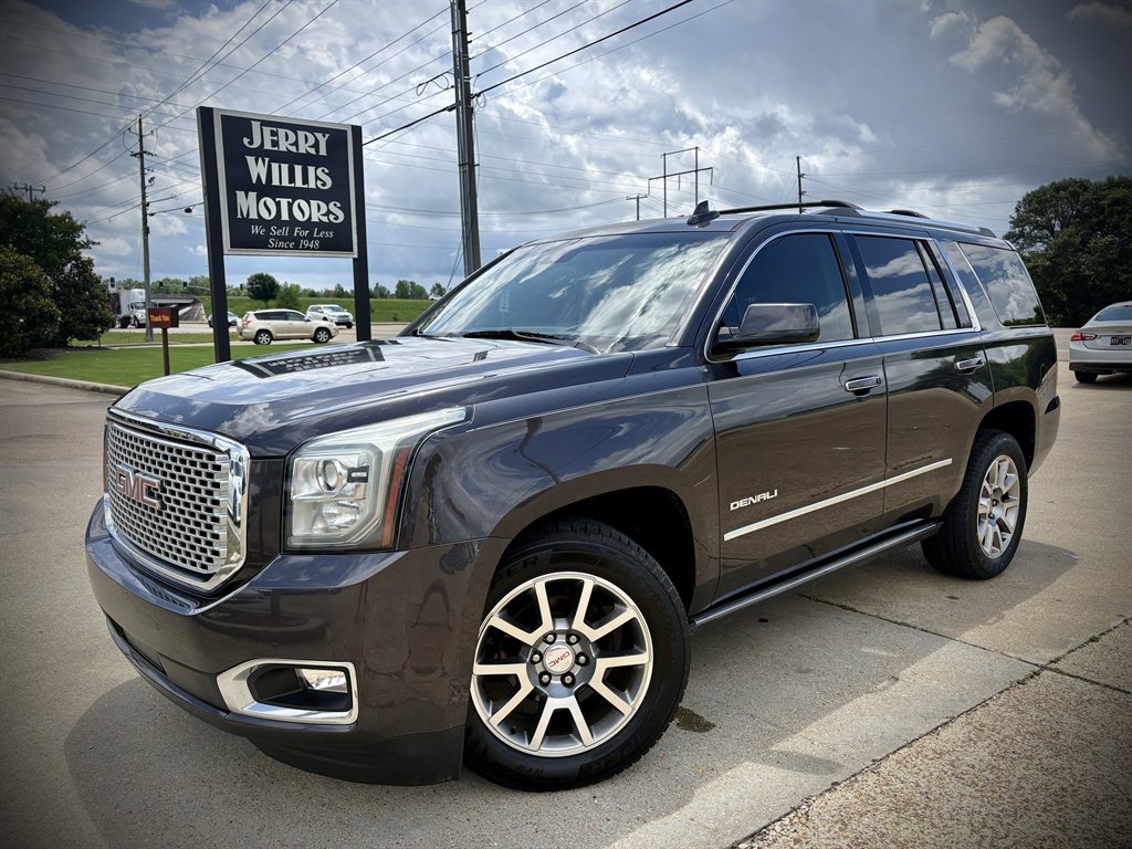 2015 GMC Yukon 4WD Denali's photo