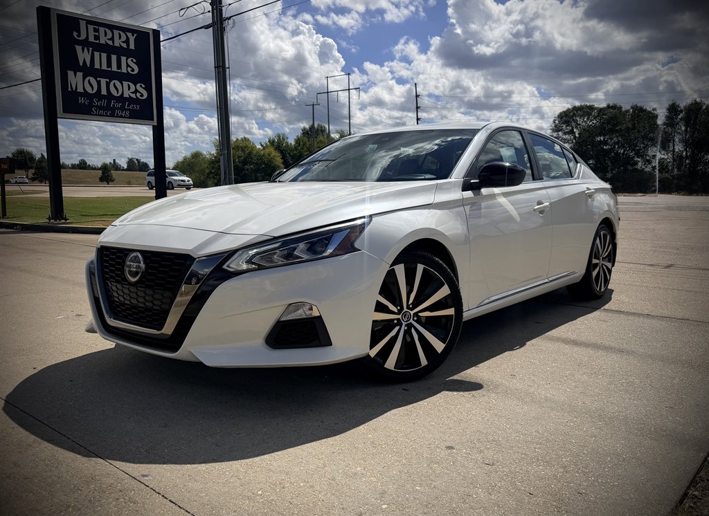 2020 Nissan Altima SR
