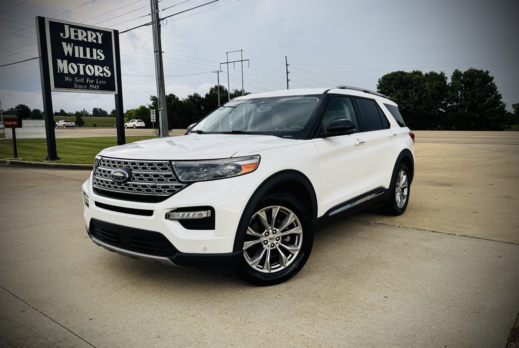 2020 Ford Explorer Limited's photo