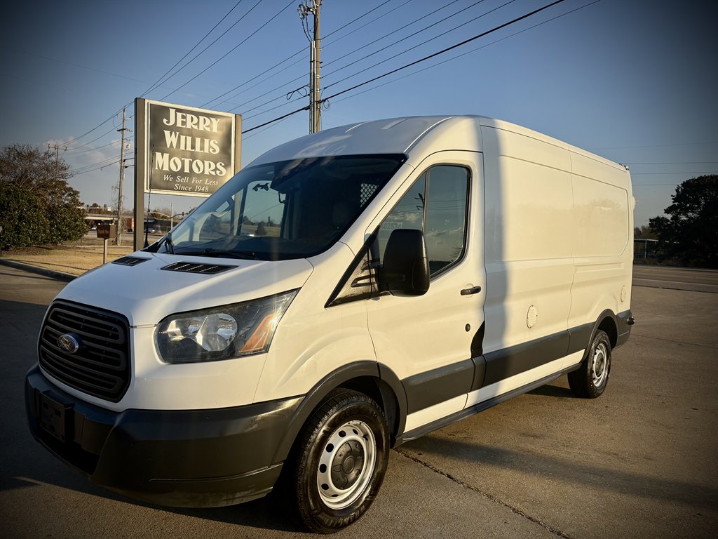 2016 Ford Transit Base's photo