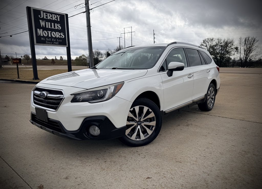 2019 Subaru Outback Touring's photo
