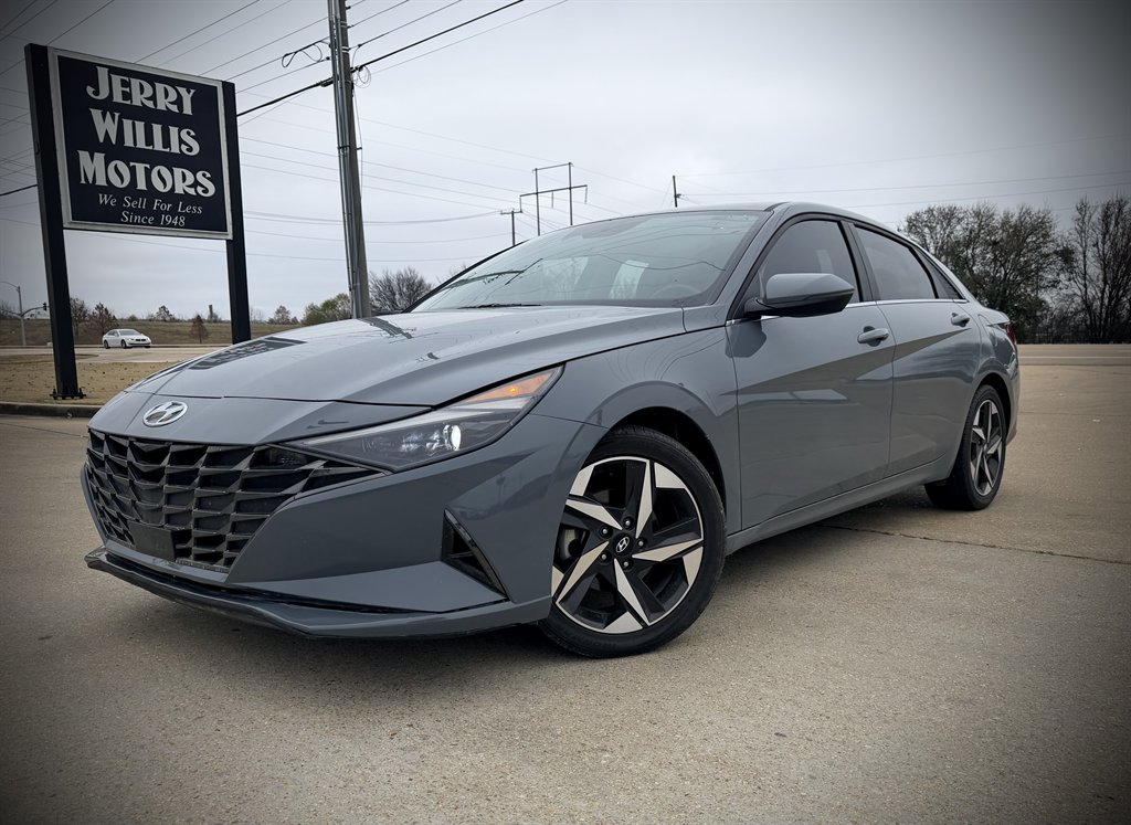 2022 Hyundai Elantra Limited's photo