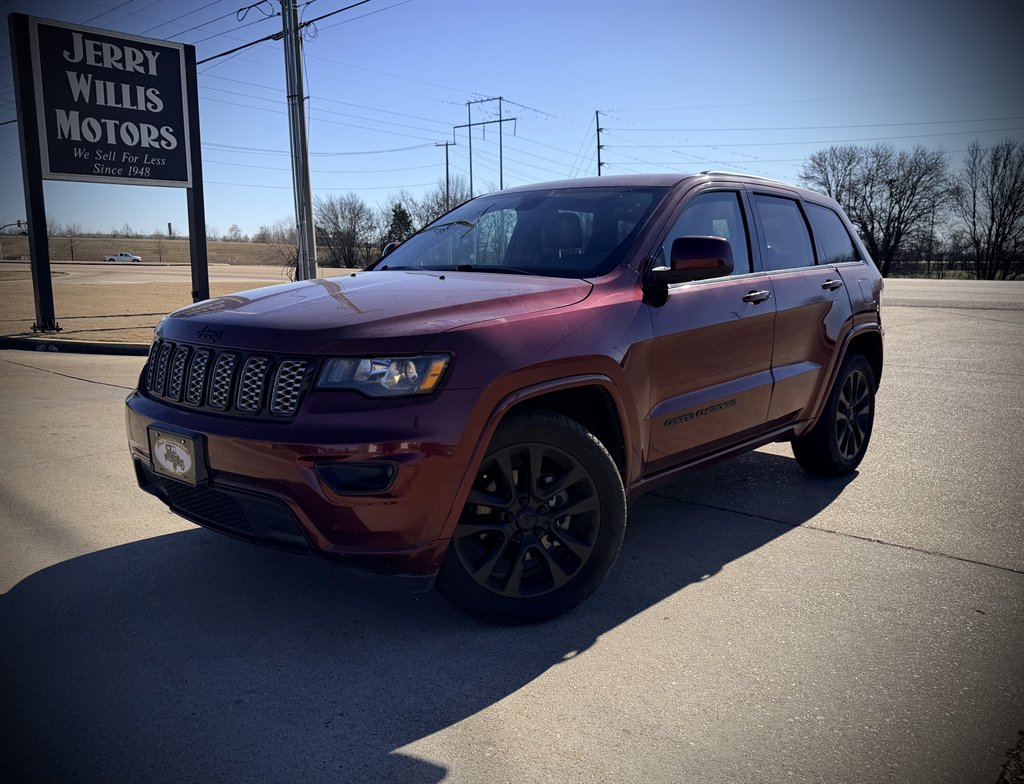 2018 Jeep Grand Cherokee Altitude's photo